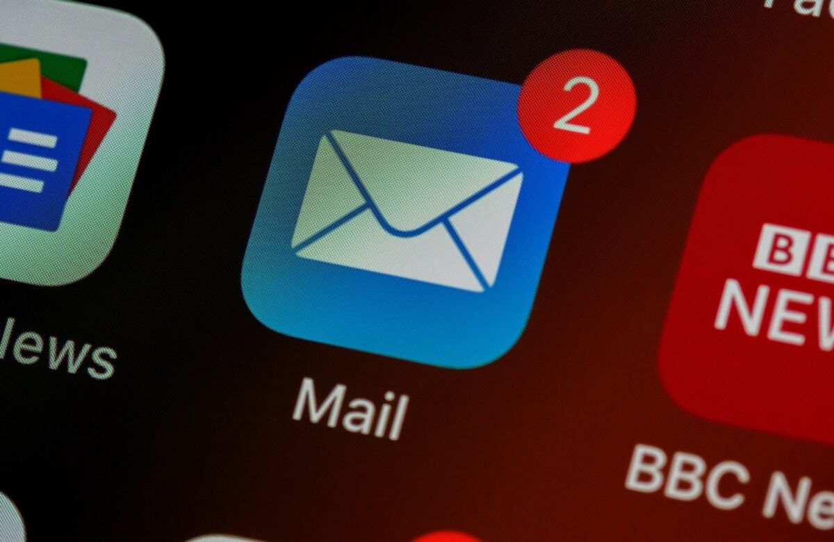 6 modelos de e-mail B2B para envolver seus clientes